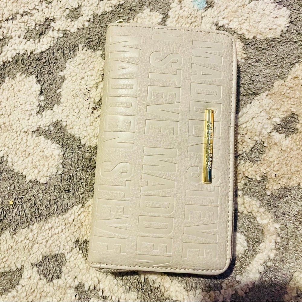 Steve Madden Beige Embossed Wallet